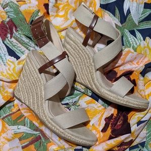 🌼💮Banana Republic woven wedges